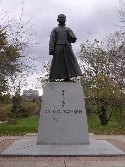 Patung Dr. Sun Yat Sen